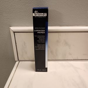 Dr Brandt illuminating primer